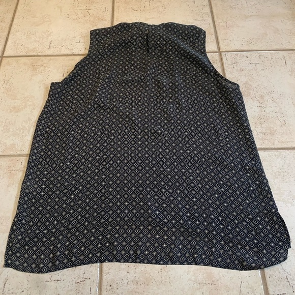 Violet + Claire Black & White Geometric Blouse, Size XL - Picture 3 of 5